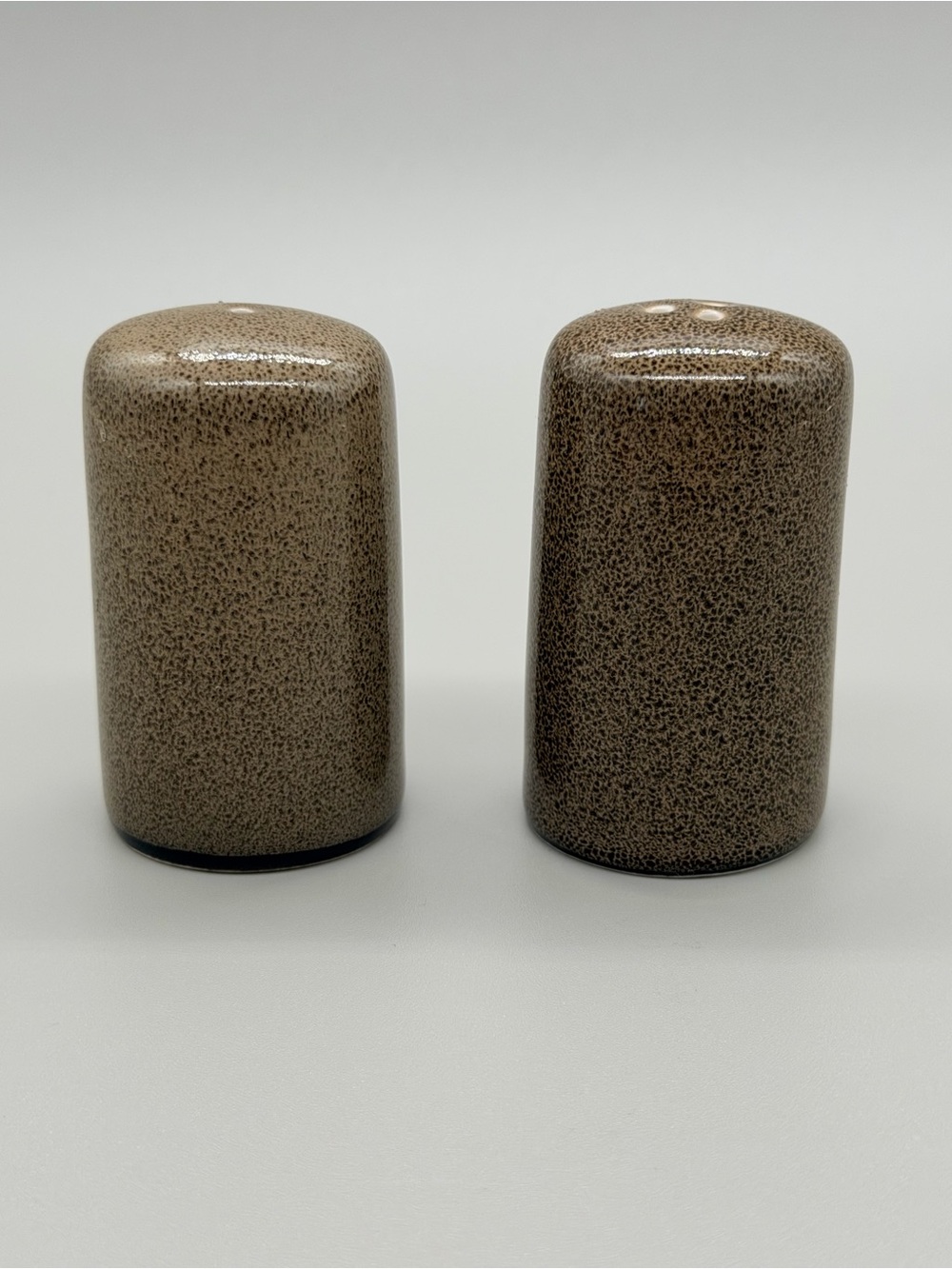 NWOT Luzerne Ceramic Salt & Pepper Shakers Speckled Brown Mottled Stoneware Set